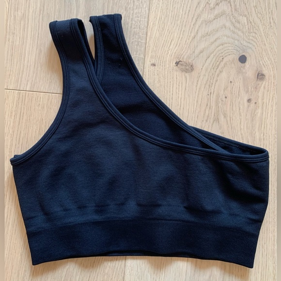 One-Shoulder Sports Bra - Picture 2 of 4